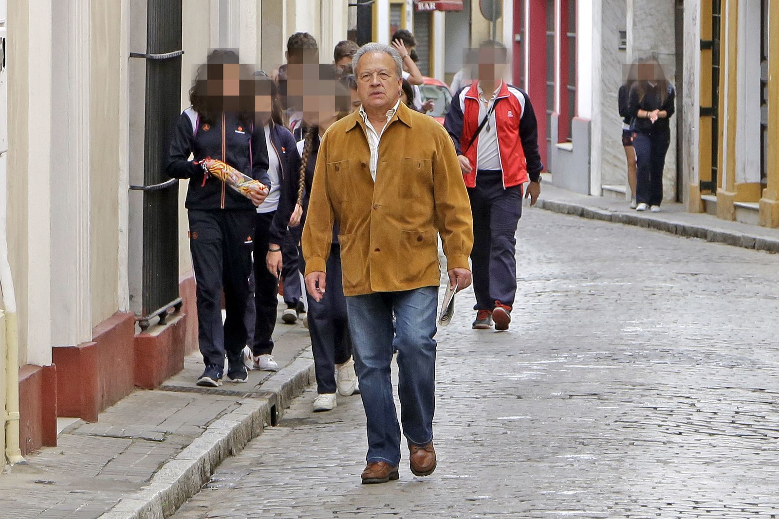 Pacheco con gesto circunspecto al llegar a la sede de Cáritas esta mañana a las 09:45 horas