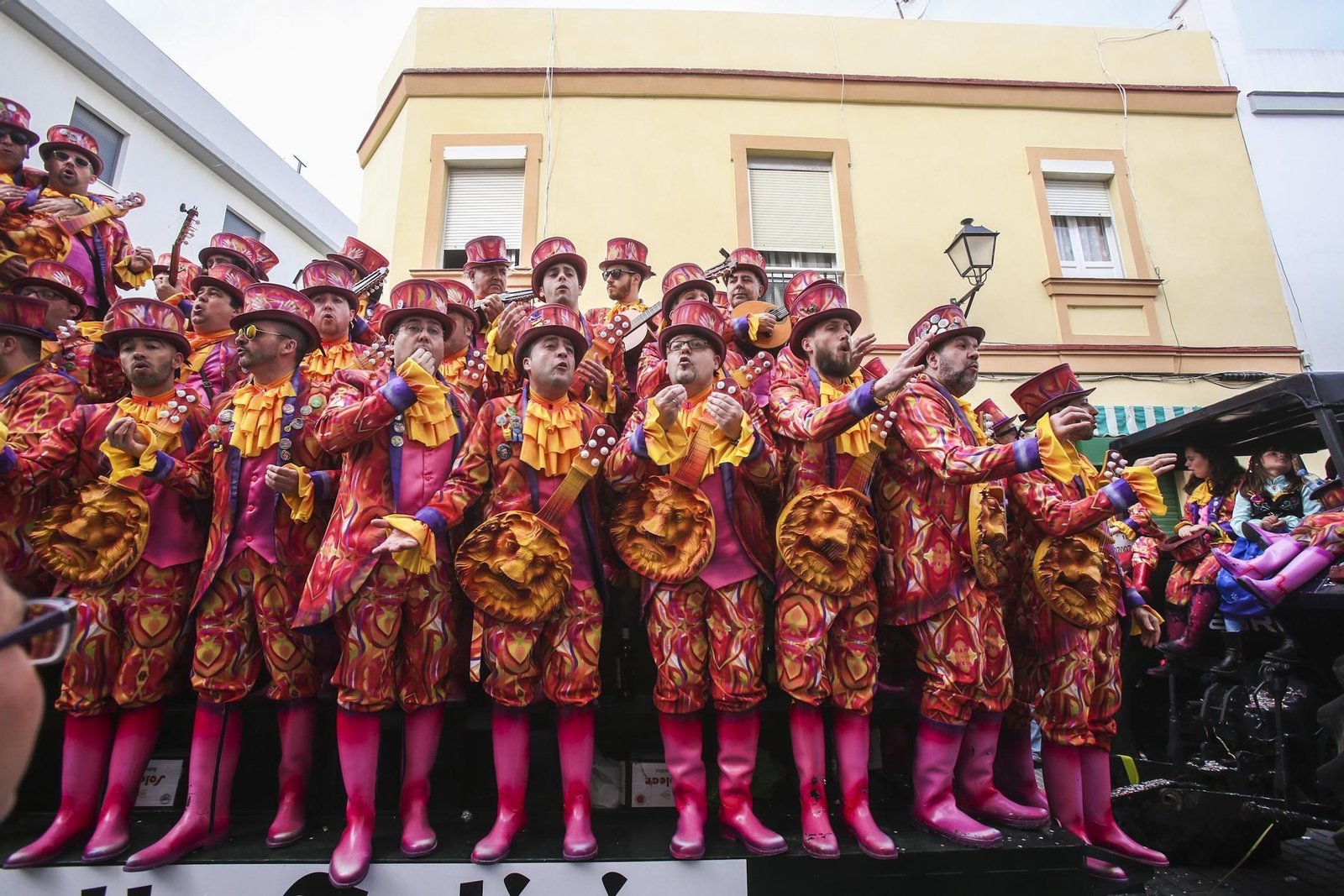 imagen del coro de Los Niños en el carrusel del año pasado.