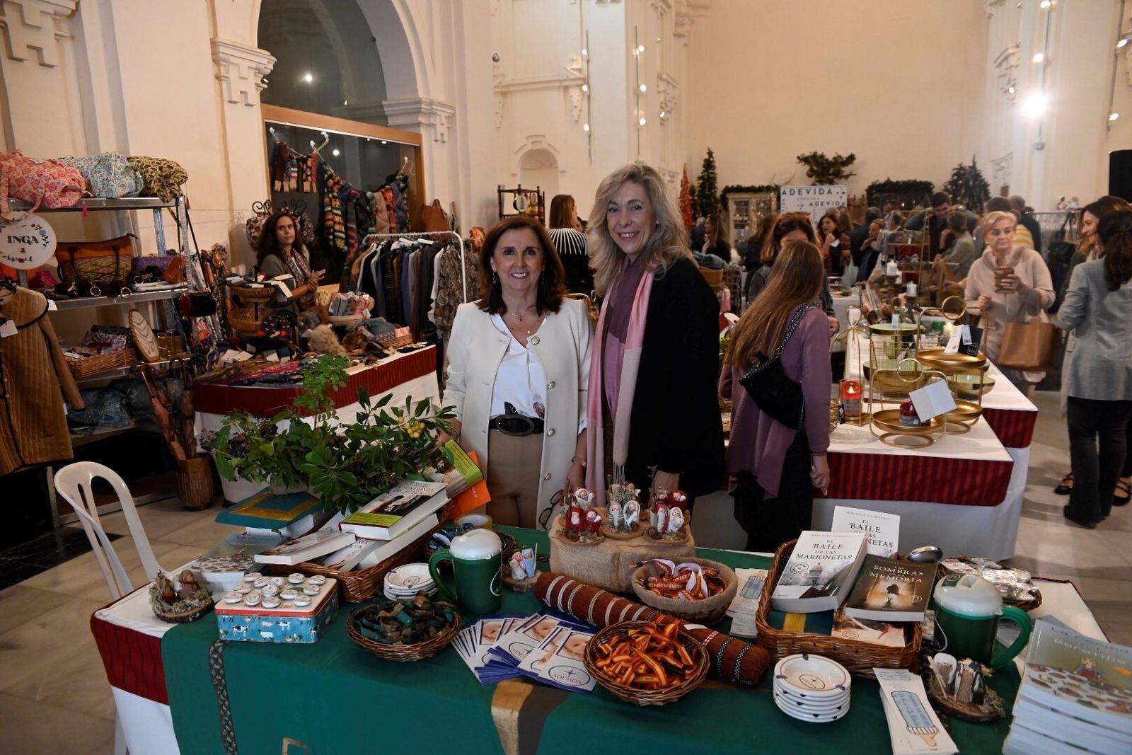 En imágenes, la inauguración del Baratillo de Adevida en Córdoba