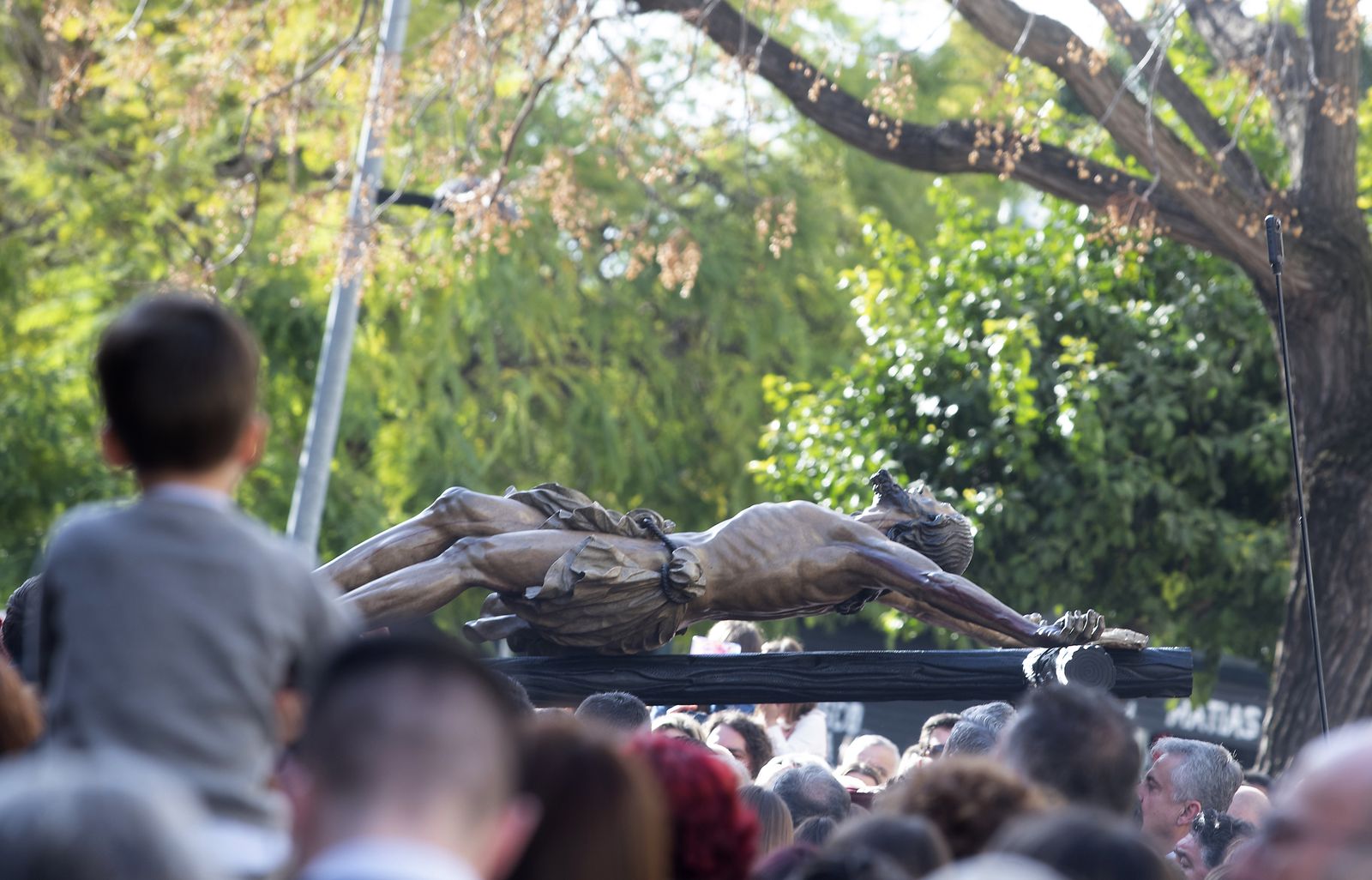 Imágenes del Vía crucis extraordinario del Cachorro por las calles de Triana