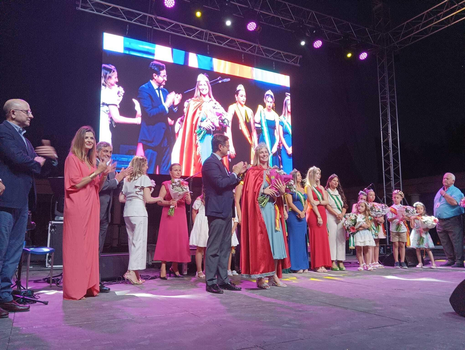 El certamen de Reyes y Reinas fue uno de los grandes alicientes de la jornada.