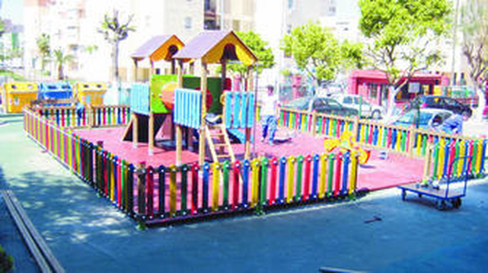 Los juegos infantiles diseñados por Agasa se encuentran en muchos parques andaluces, portugueses y marroquíes.