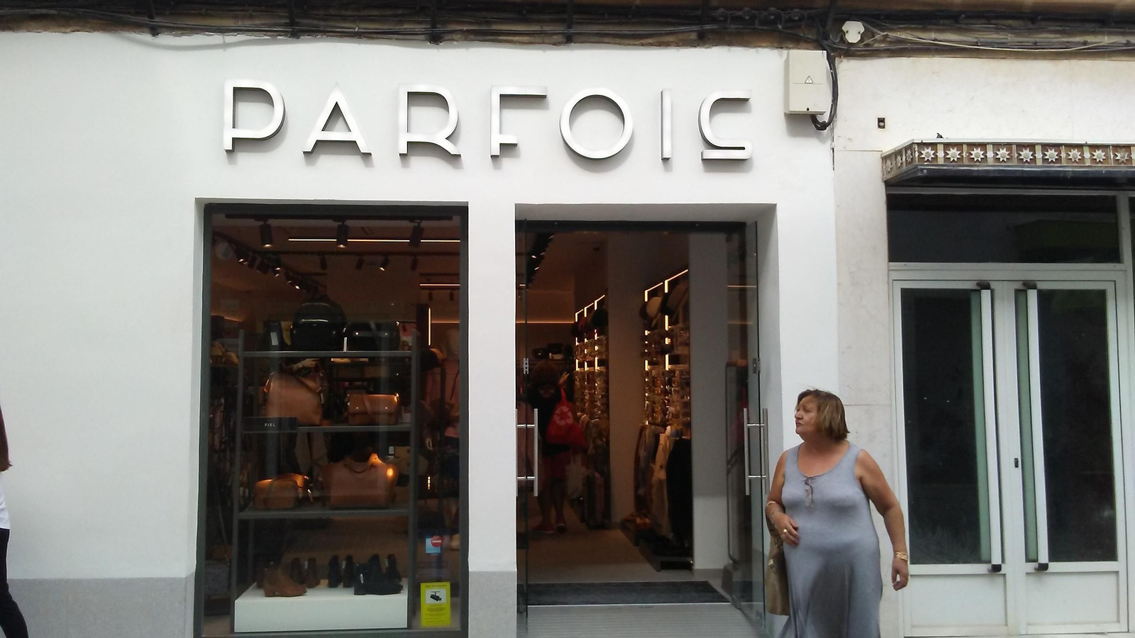 Vista del exterior del negocio que se encuentra en las inmediaciones del Ayuntamiento.