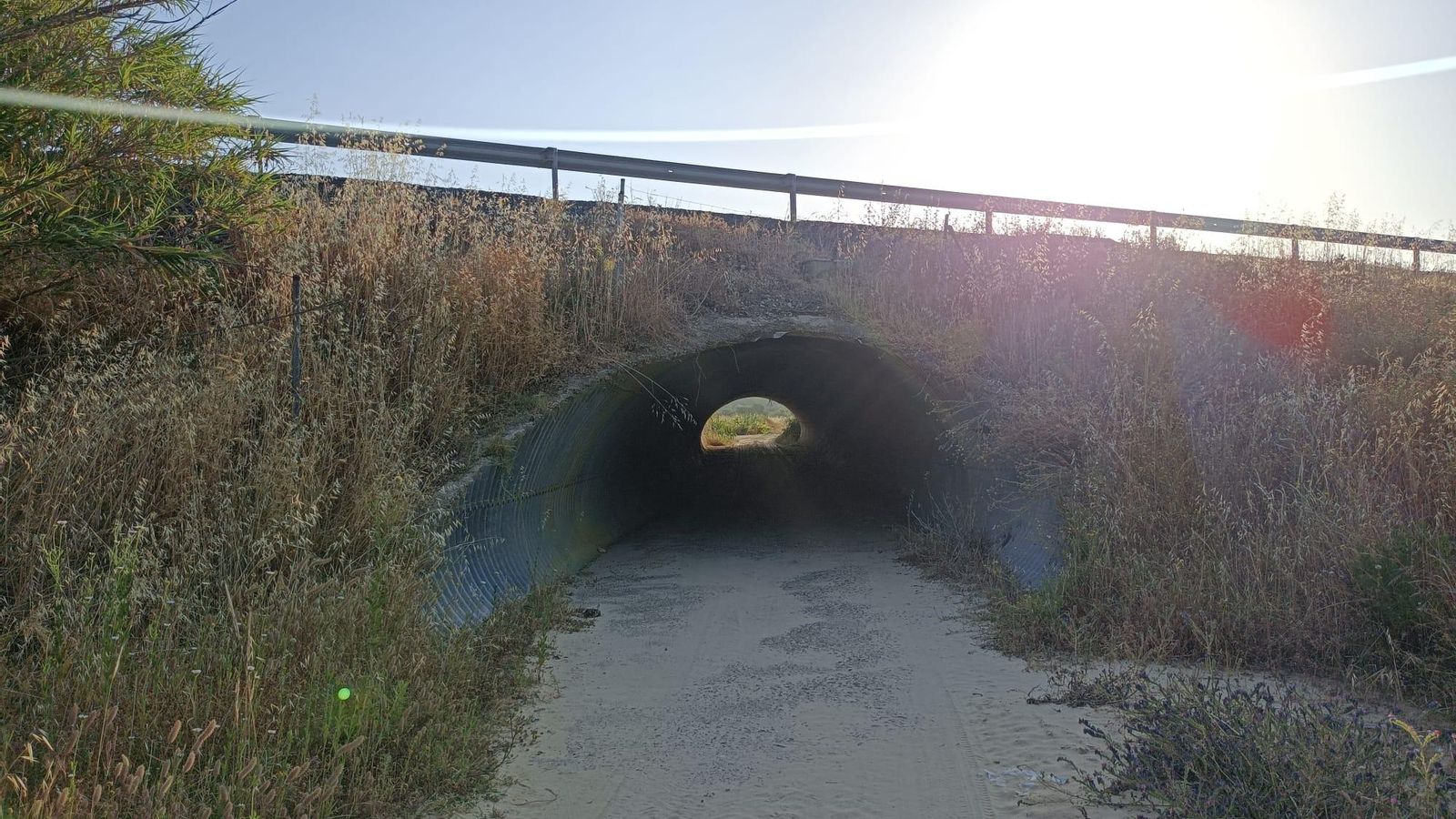 El túnel de paso bajo la A-49.