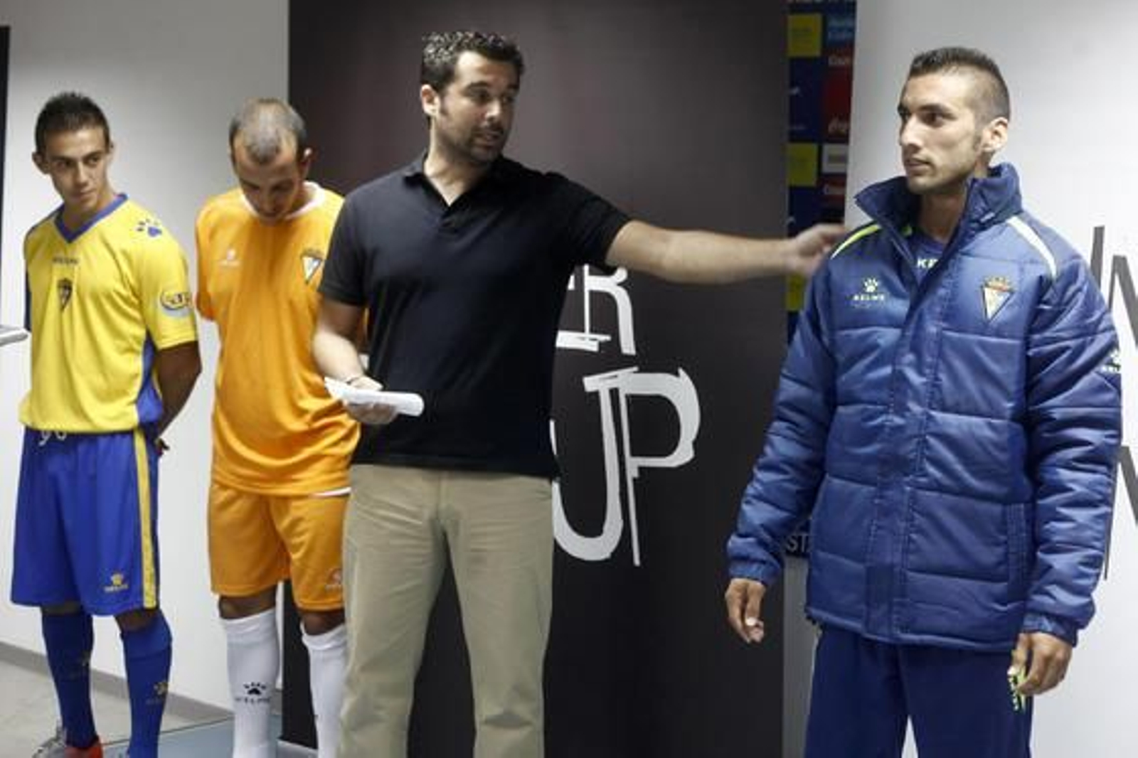 Además de los conjuntos de juego se mostraron las prendas de paseo y entrenamiento.

Foto: Jesus Marin