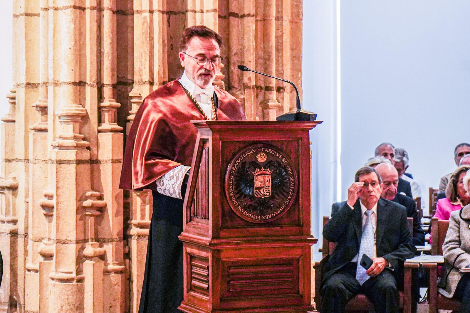 Así se ha convertido Miguel Giménez Yanguas en doctor honoris causa por la Universidad de Granada