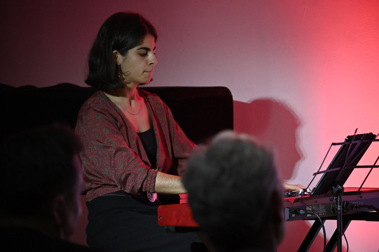 Actuación de Antonia Ferrá dentro del ciclo 'Música y otros ritmos' en imágenes