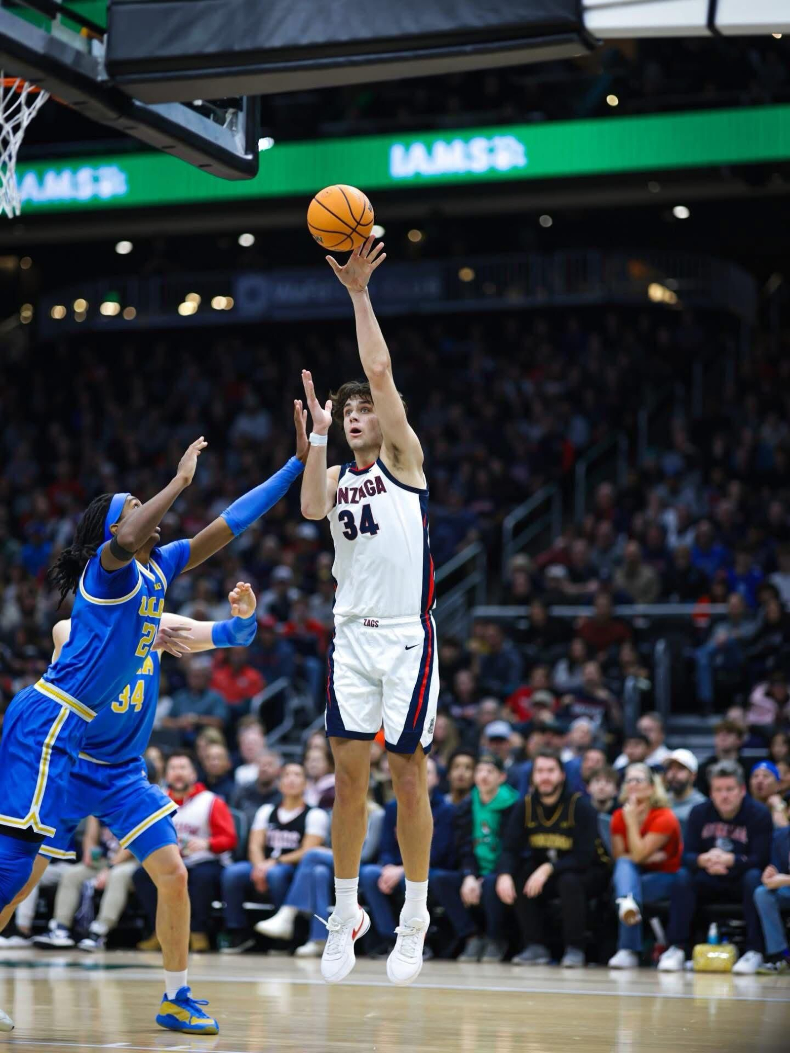 NCAA: Mario Saint-Supéry, 12 puntos y victoria de Gonzaga