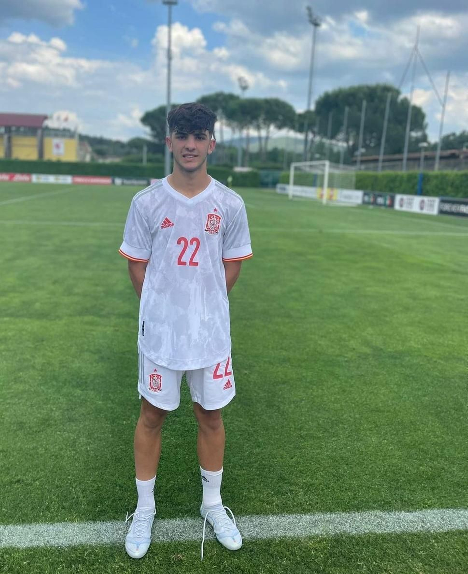 Samuel Román posa durante la concentración con la selección española sub-16. Samuel Román posa durante la concentración con la selección española sub-16.