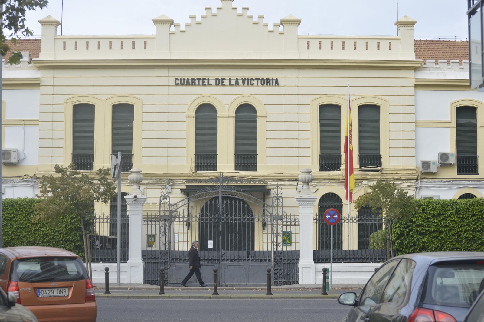 Comandancia de la Guardia Civil en la avenida Medina Azahara.
