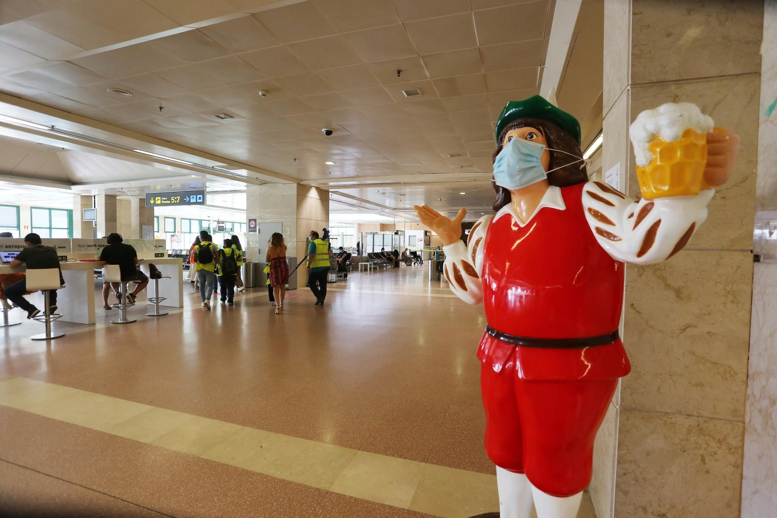 Controles sanitarios en el Aeropuerto de Jerez
