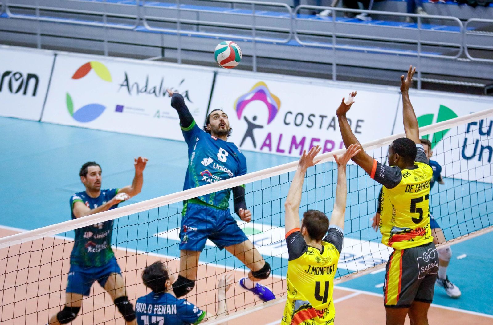 Las imágenes del Unicaja Costa de Almería-Leleman Conqueridor, primer partido del play off por el título de Superliga en Almería