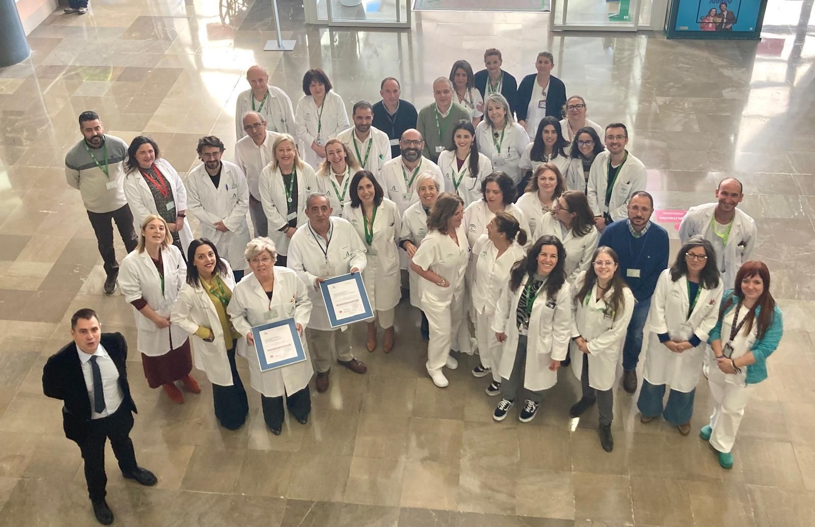 Foto de familia de los equipos que conforman las dos unidades reconocidas.