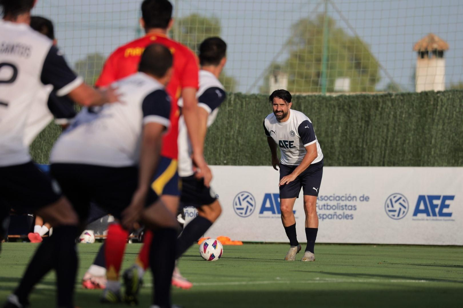 Leyendas e históricos en Marbella por una buena causa: Xavi, Marchena, Tamudo, Salva...