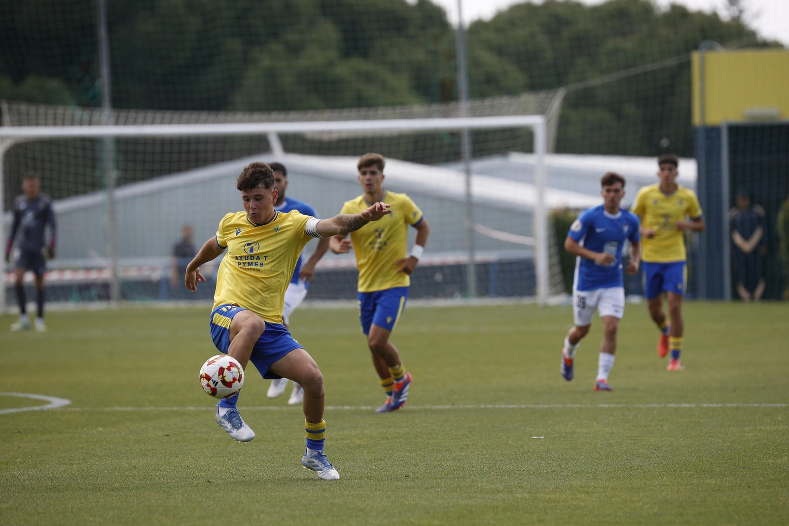 Las imágenes del partido entre el Cádiz Mirandilla y el San Fernando
