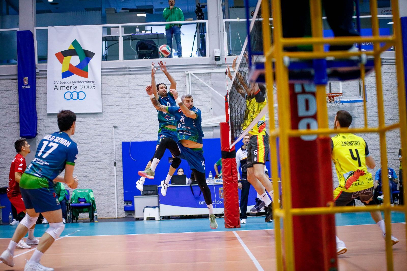 Las imágenes del Unicaja Costa de Almería-Leleman Conqueridor, primer partido del play off por el título de Superliga en Almería