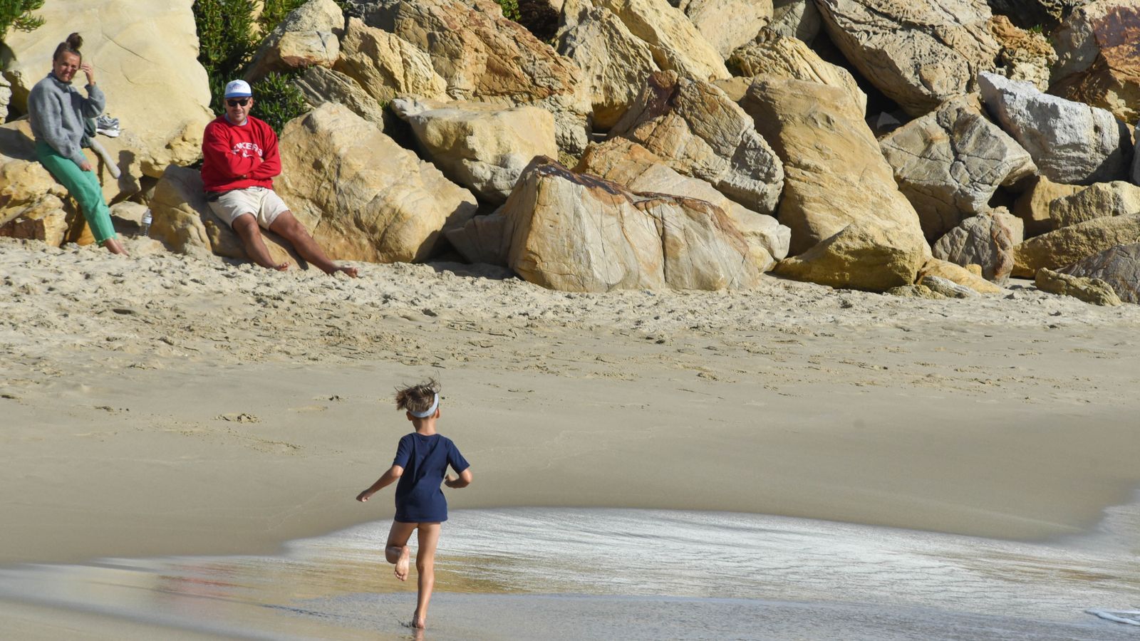 Ambiente en el puente de la Inmaculada en Tarifa, en imágenes