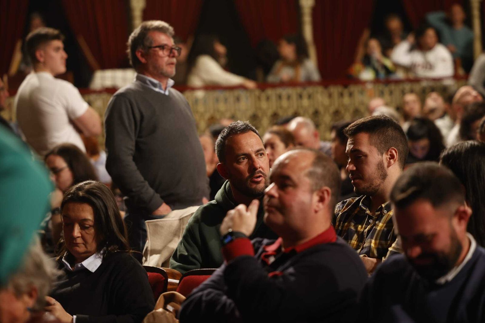 Búscate en las imágenes de la primera sesión de cuartos del COAC