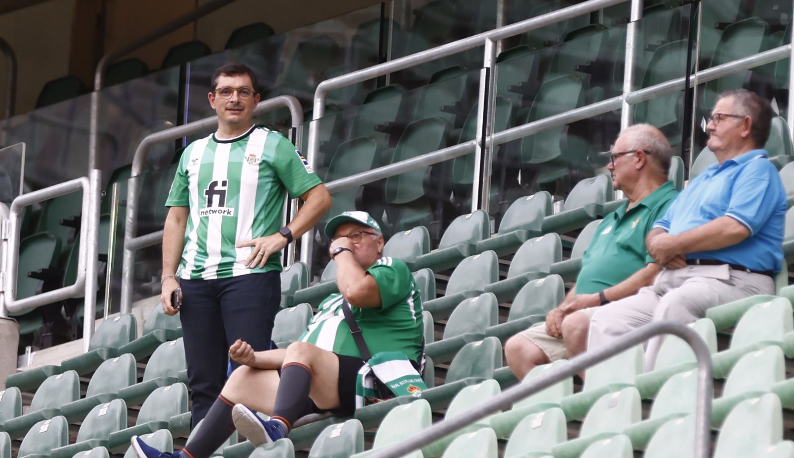 Búscate en las fotos del partido Betis-Villarreal