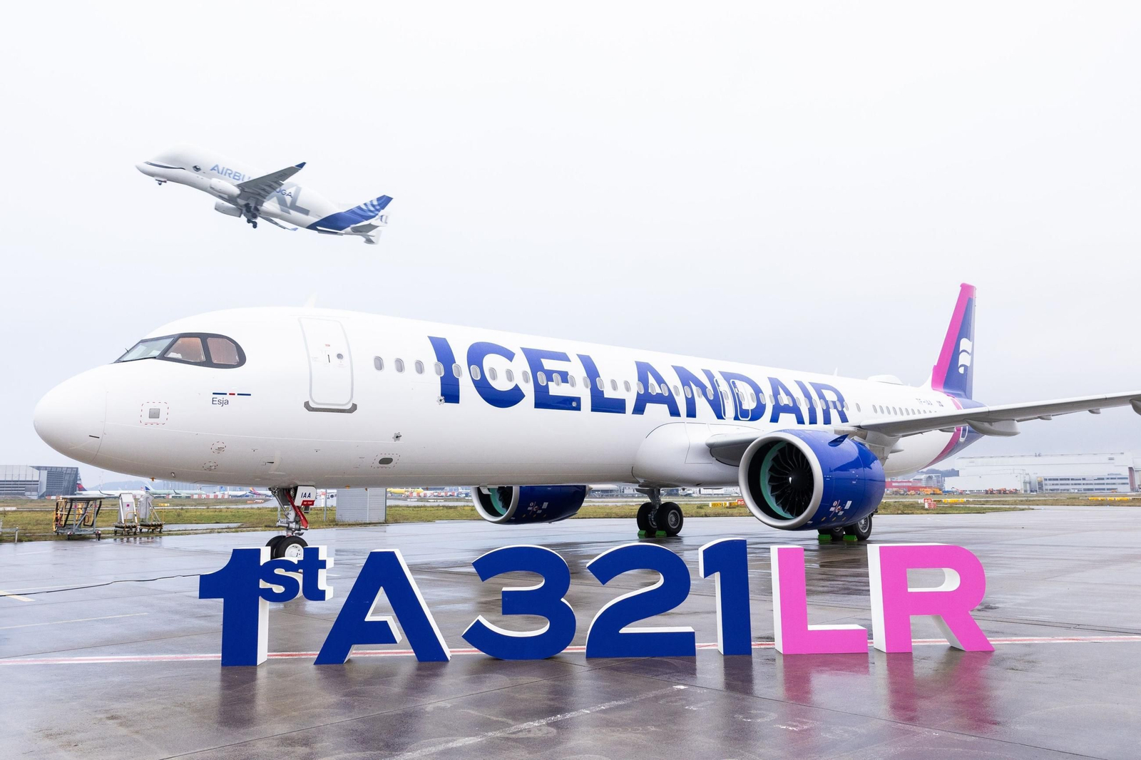 Un avión Airbus A321LR de Icelandair .
