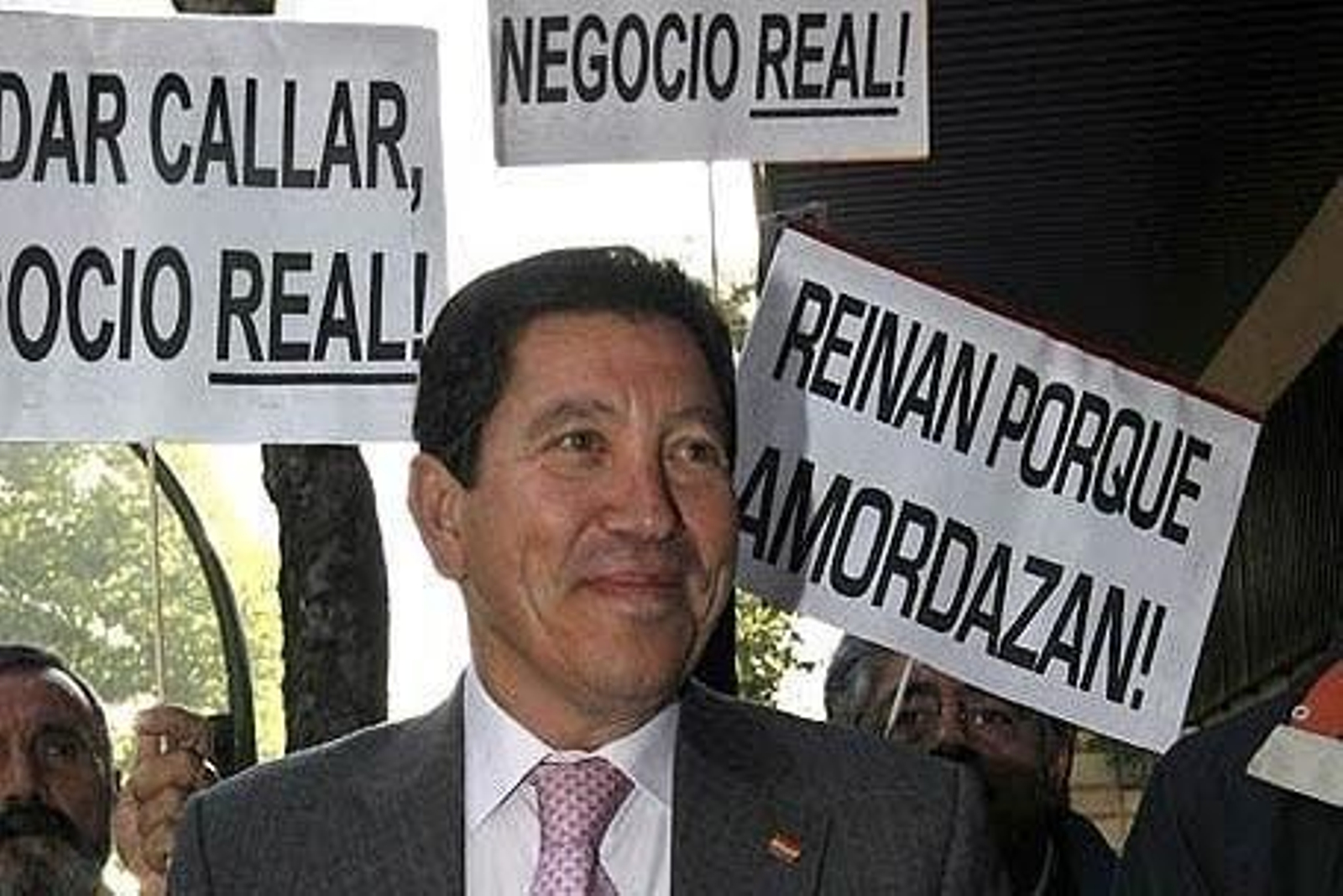 Barroso en la puerta de la Audiencia Nacional, tras el juicio por injurias a la corona