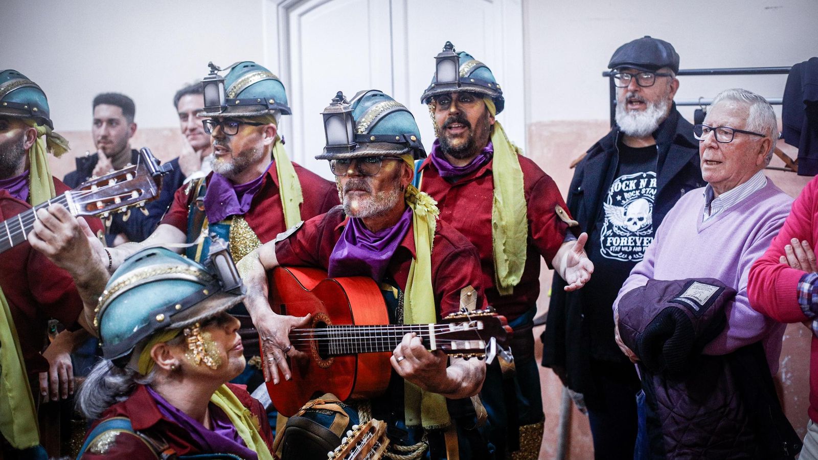 Búscate entre las mejores imágenes de la primera sesión de cuartos de final del COAC 2025