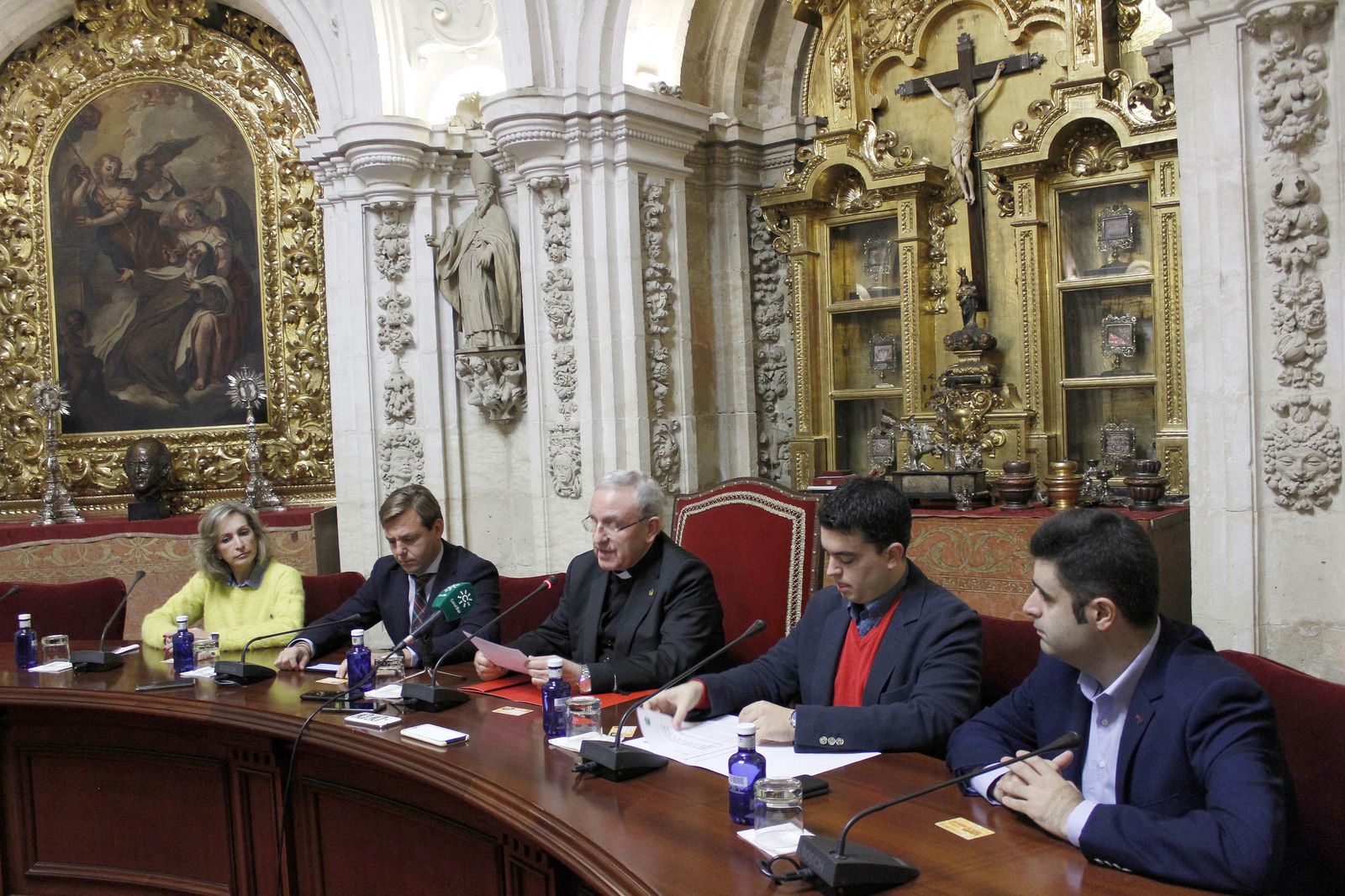 La Junta, el Cabildo Catedral y el Instituto Andaluz de la Juventud en rueda de prensa.