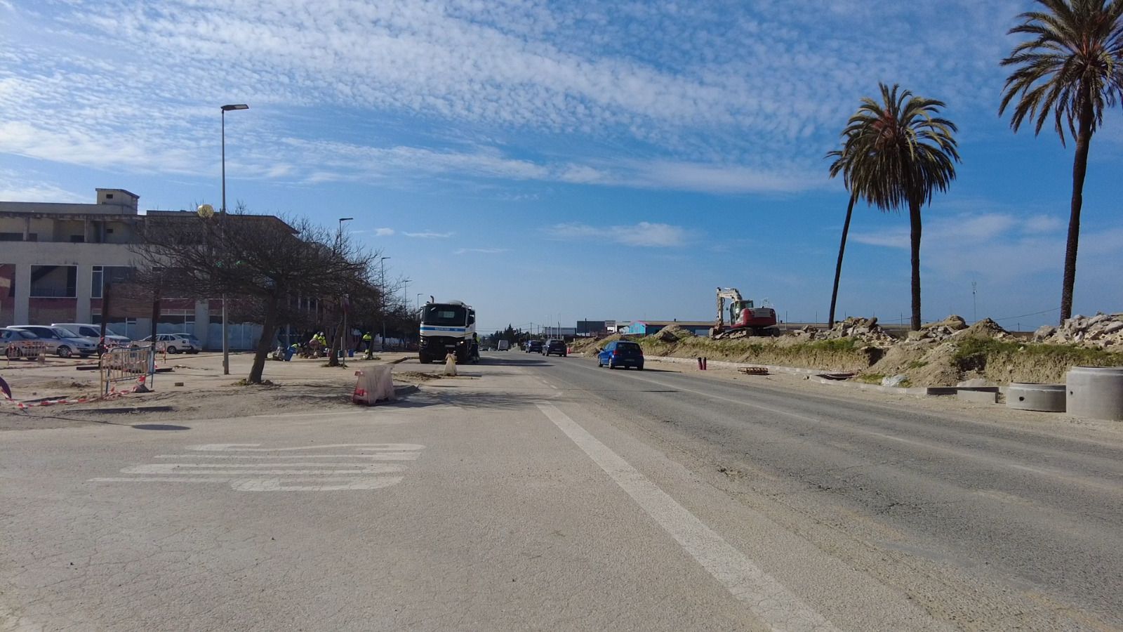 La zona de Cuesta Blanca se encuentra en el acceso de Sanlúcar por la carretera de Chipiona, actualmente en obras.