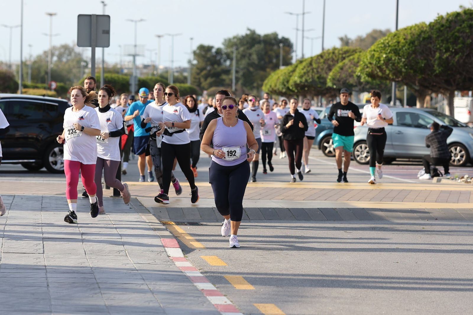La Carrera Solidaria por el Día de la Mujer McArthurGlen, en fotos