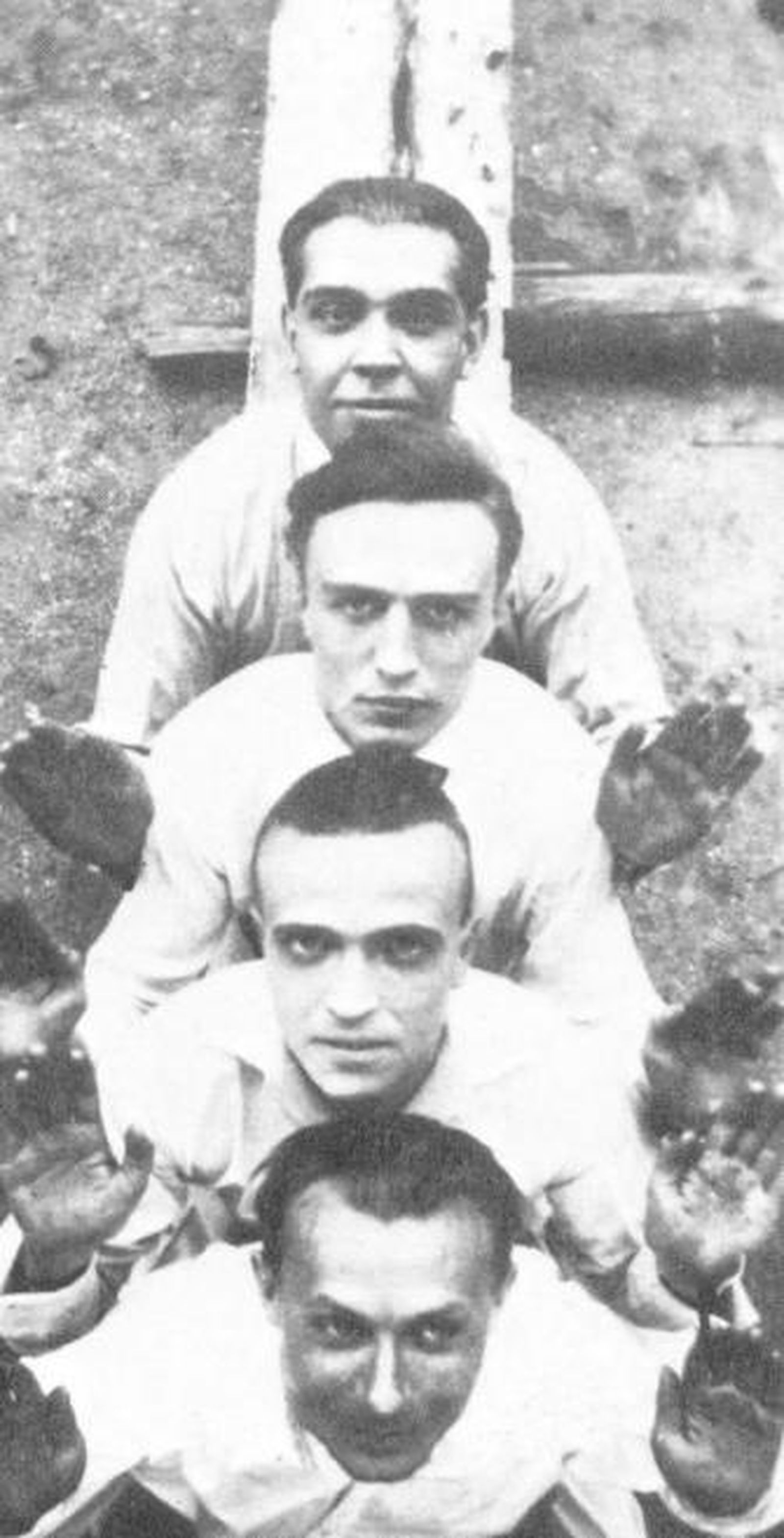 De arriba a abajo: Juan Gris, Roland Tual, Michel Leiris y André Masson. Nemours, 1924.