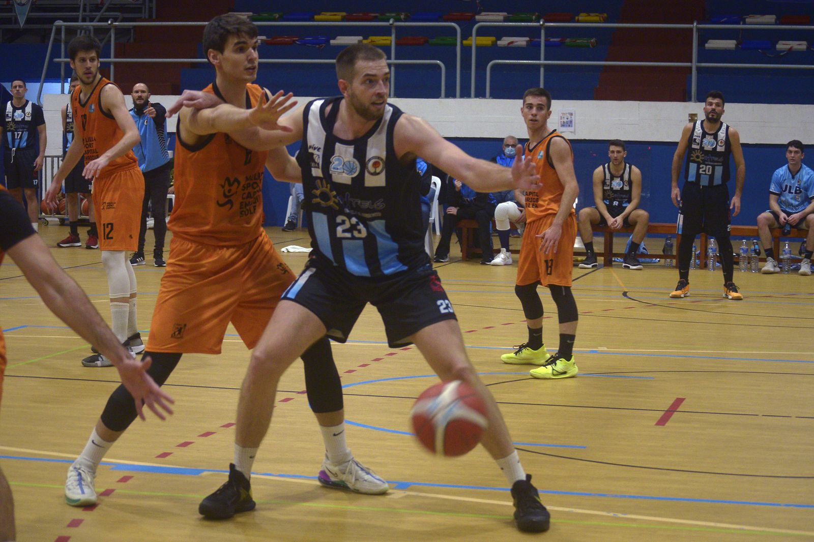 Fotos del partido entre Unión linense de baloncesto-Melilla