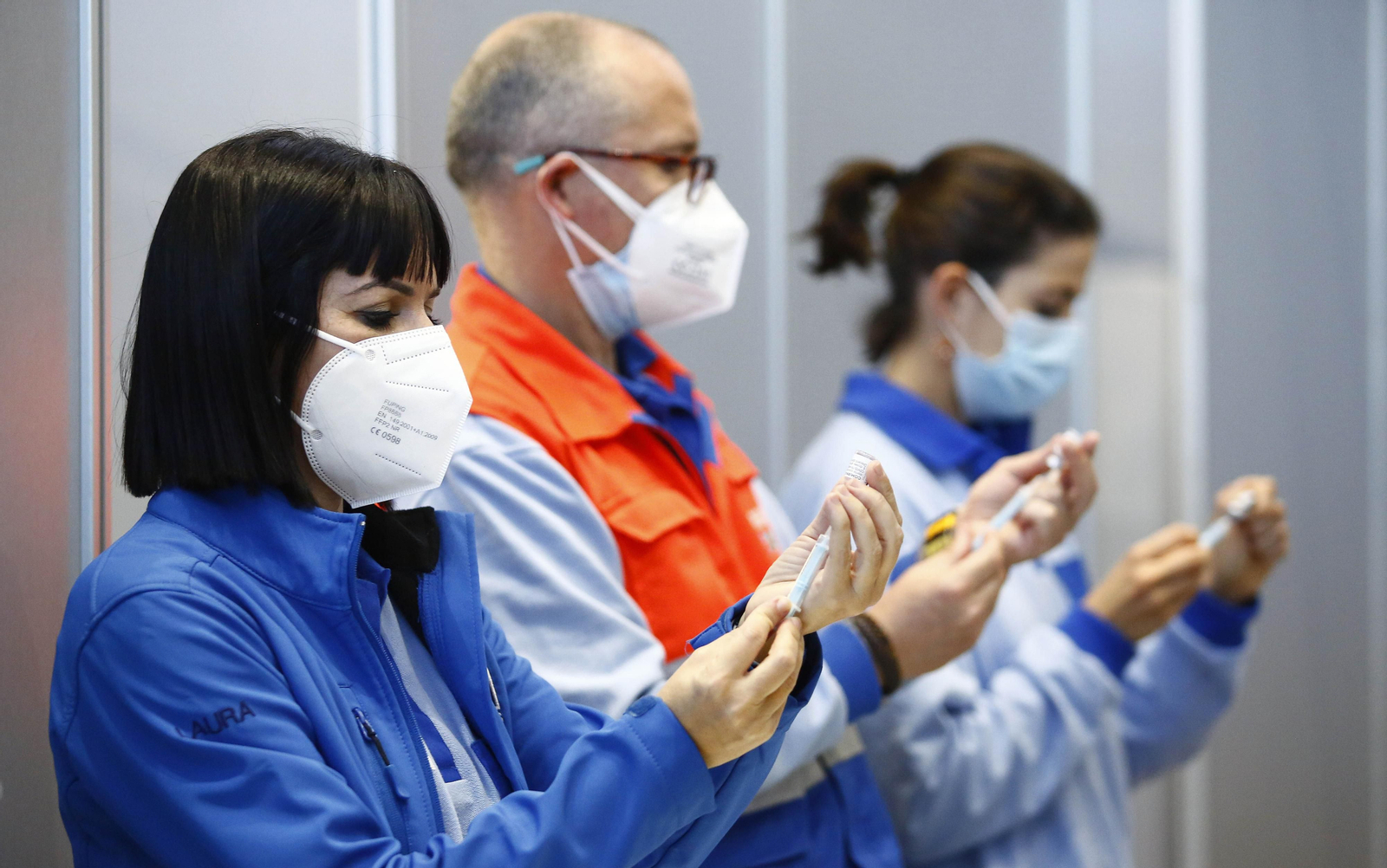 La vacunación del Palacio de Ferias de Málaga, en fotos