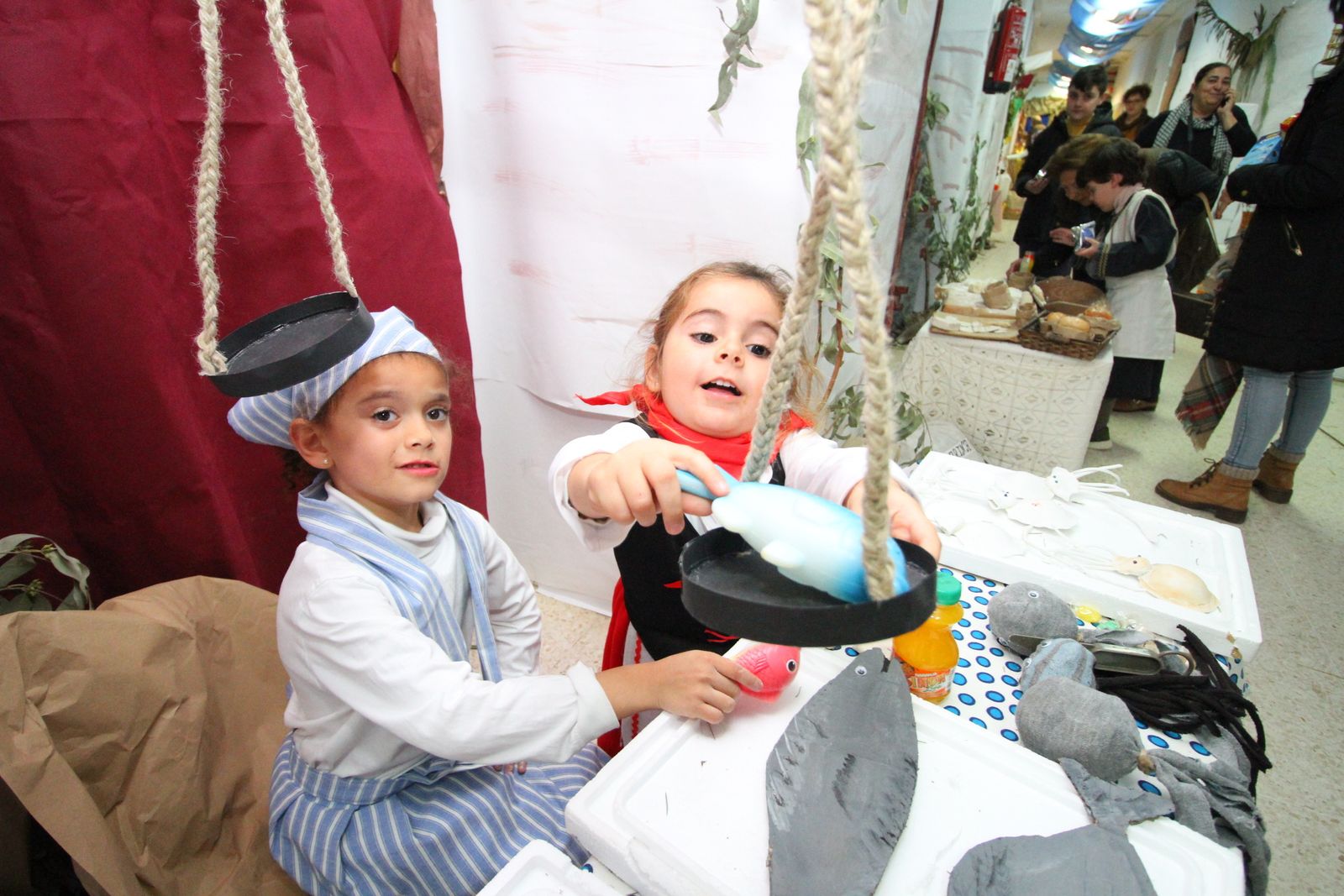 Imágenes del Belén viviente del colegio 12 de Octubre y la AMPA