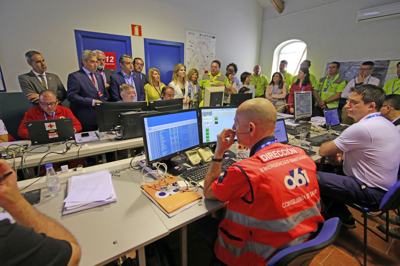 Visita de autoridades al Puesto de Mando Avanzado del Mundial de Motociclismo
