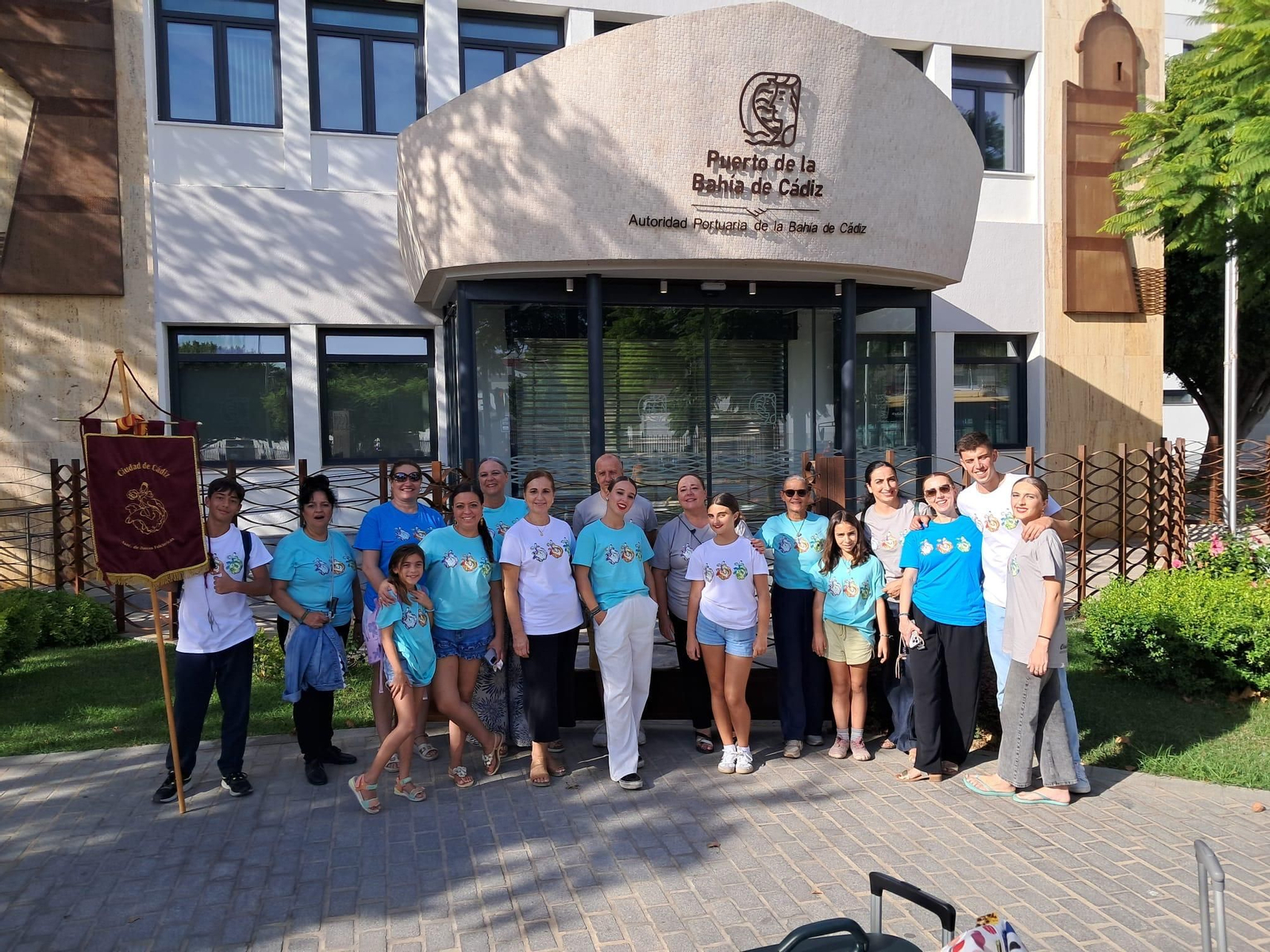 Miembros del grupo de danza Paca Briceño.