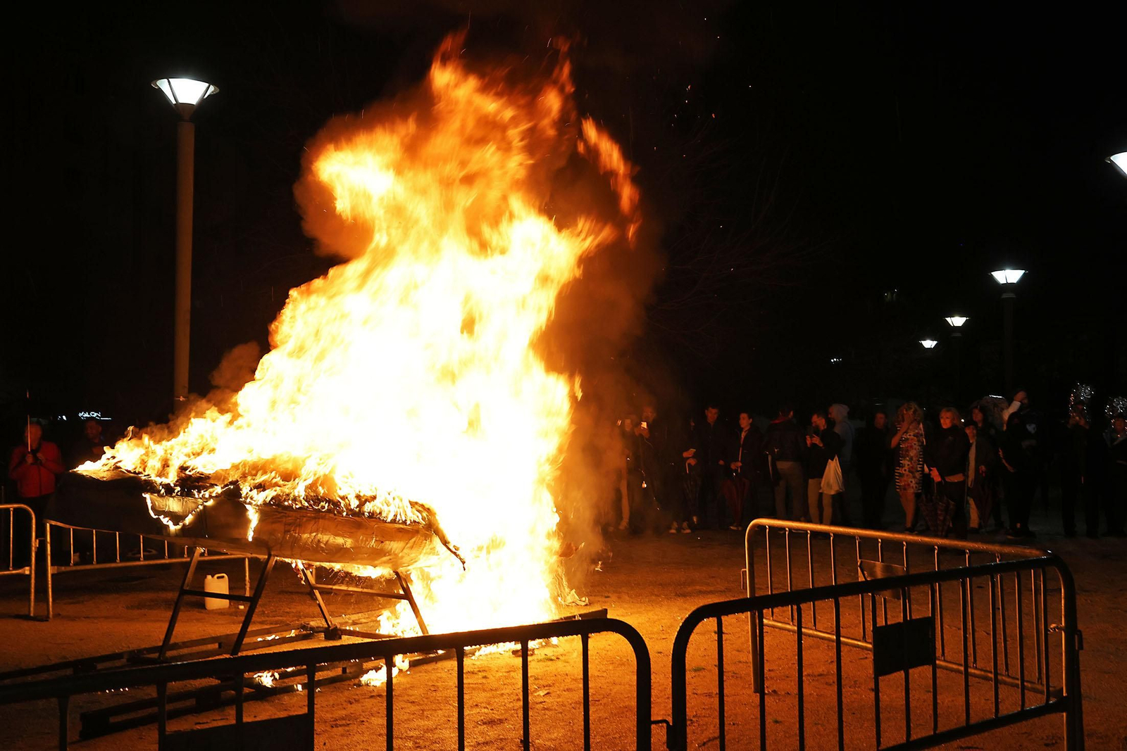 Imágenes de la quema del choco en Huelva