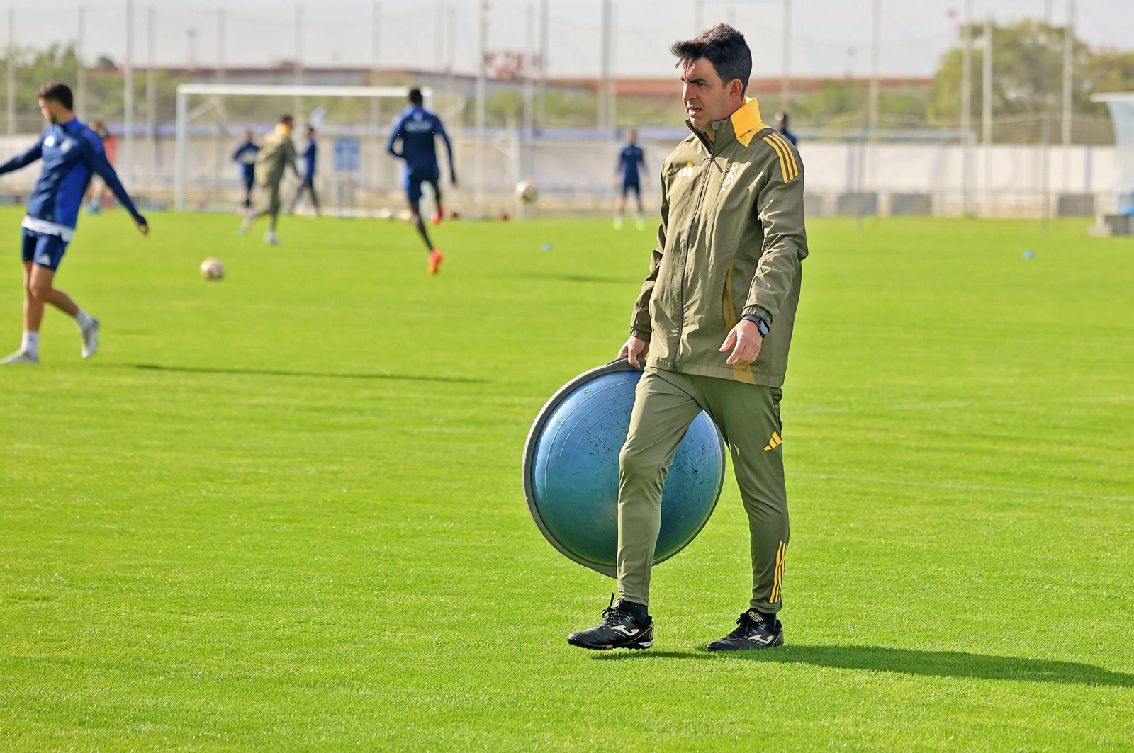 Imágenes del entrenamiento del Recre en la Ciudad Deportiva Francisco Mendoza