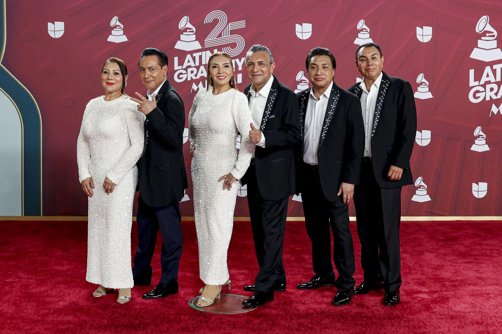 Todos los famosos, tendencias y curiosidades en la alfombra roja de la 25 edición de los Grammy Latinos