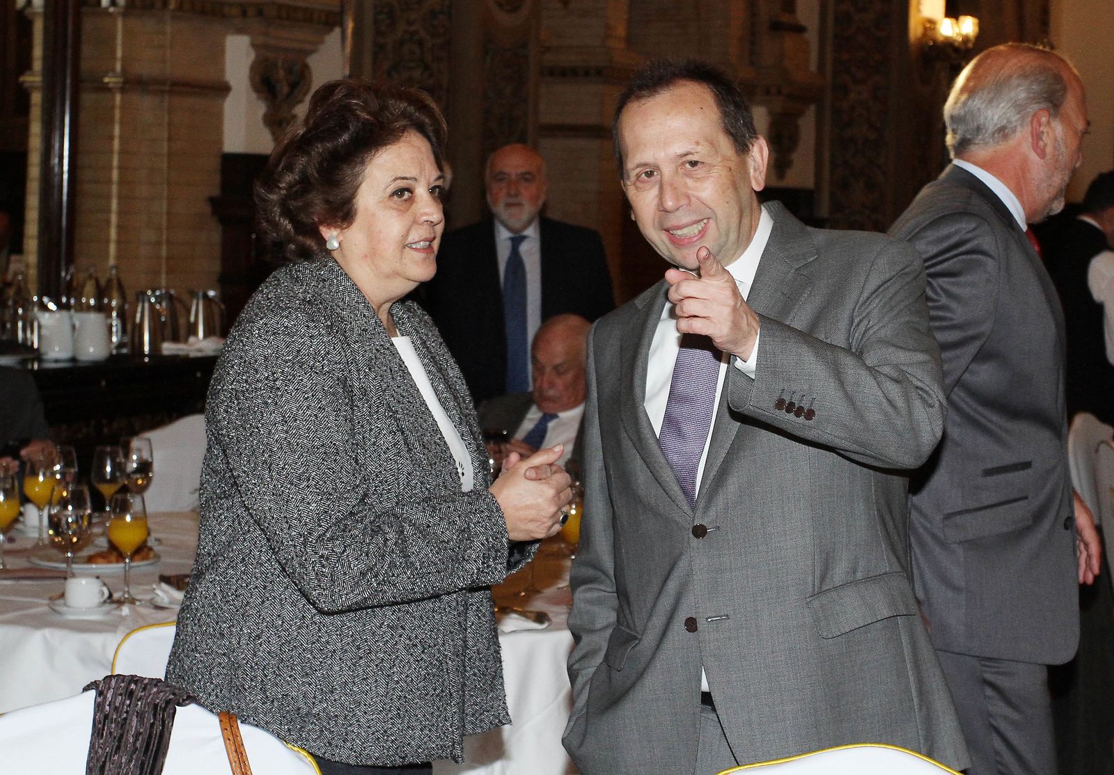 Las imágenes del Foro Joly con el presidente de Ceuta