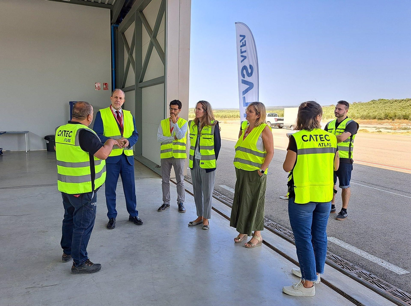 El rector de la UJA, Nicolas Ruiz, durante su visita a los centros Atlas Catec