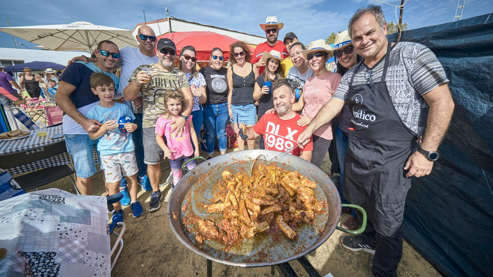 Concurso de paellas en Las Canteras.
