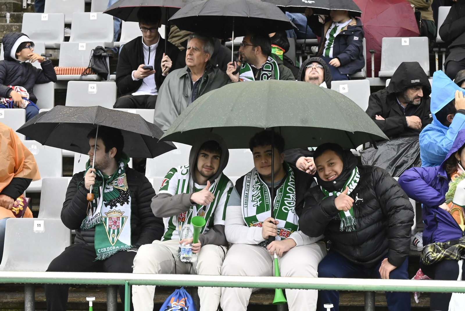 El imponente ambiente de El Arcángel para el Córdoba CF - Granada