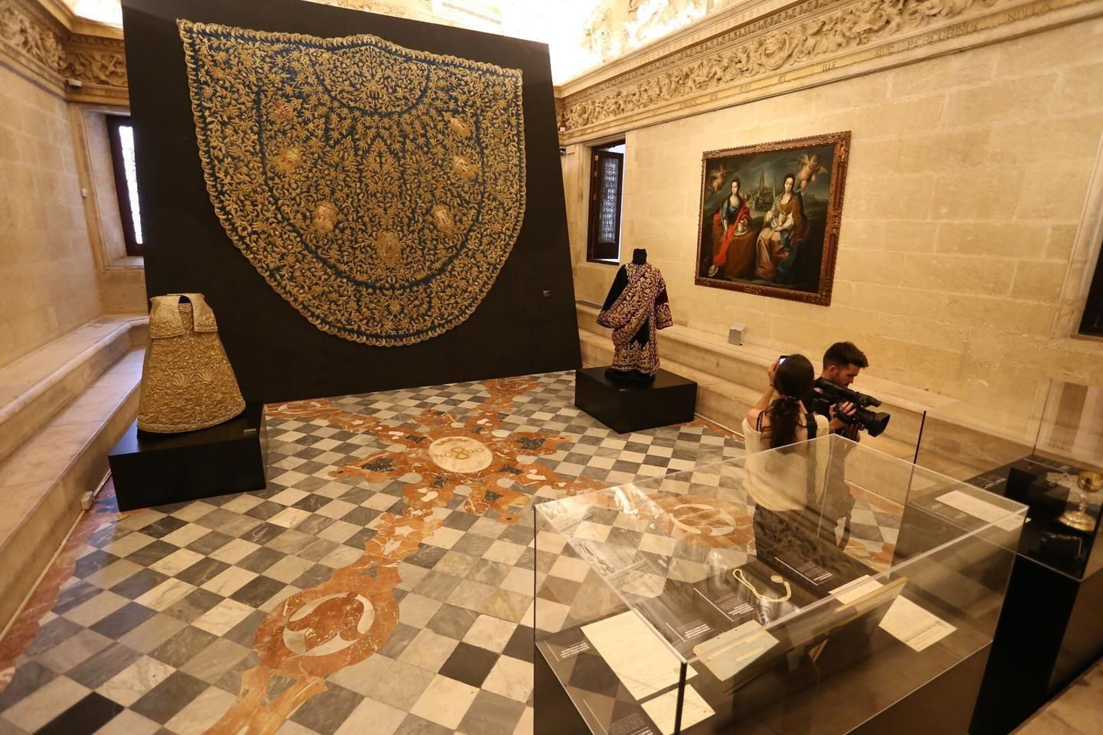 La exposición 'Pasión según Sevilla', en imágenes