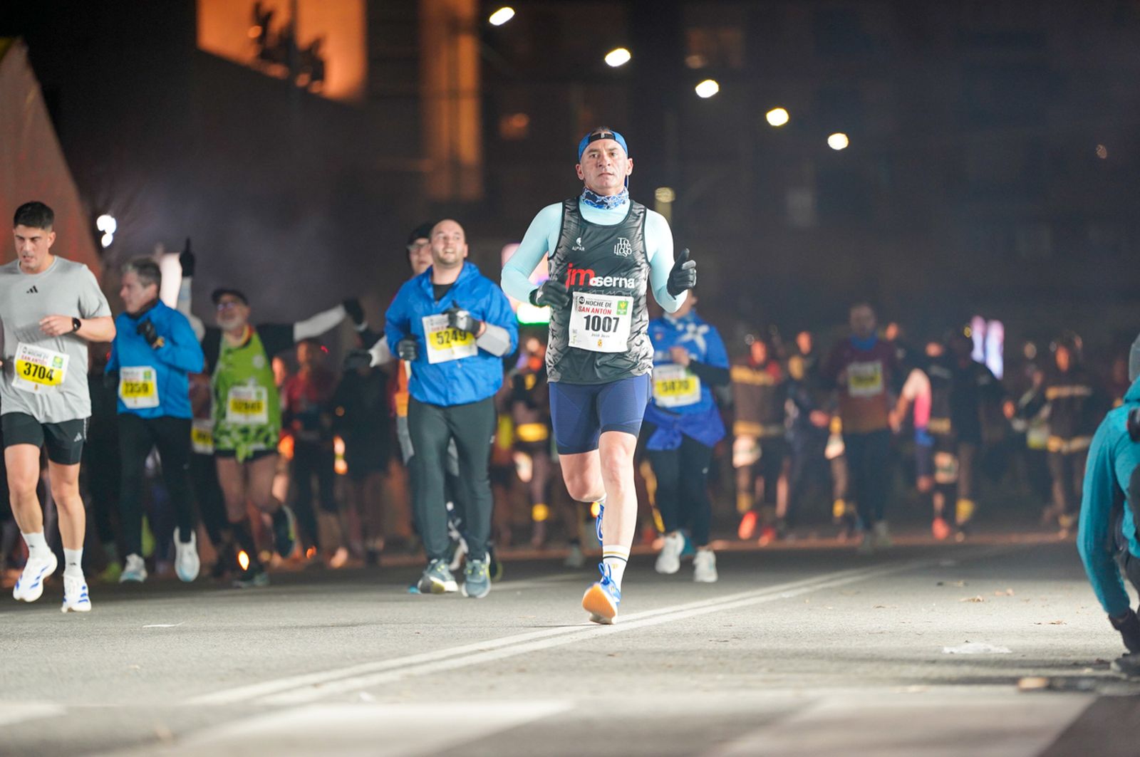 En imágenes: búscate en tu llegada a meta de la Carrera de San Antón 2026 (11)