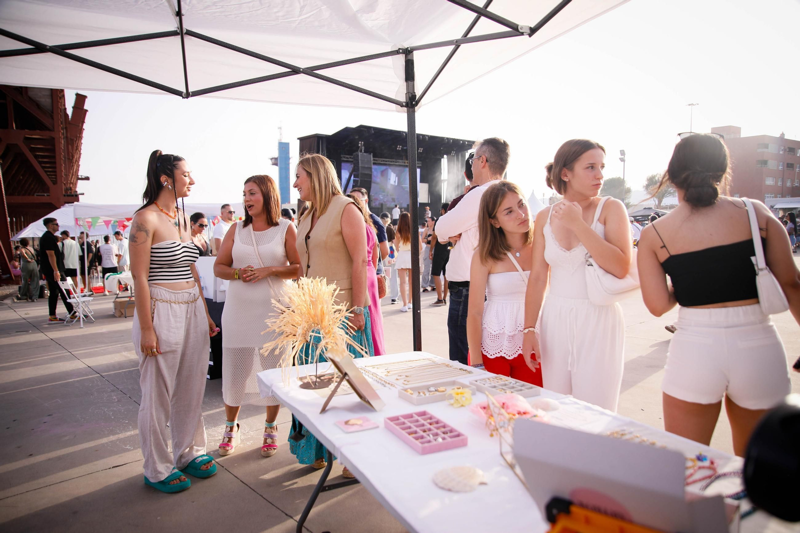 Imágenes del Festival AlmeriArt en el Parque de las Almadrabillas