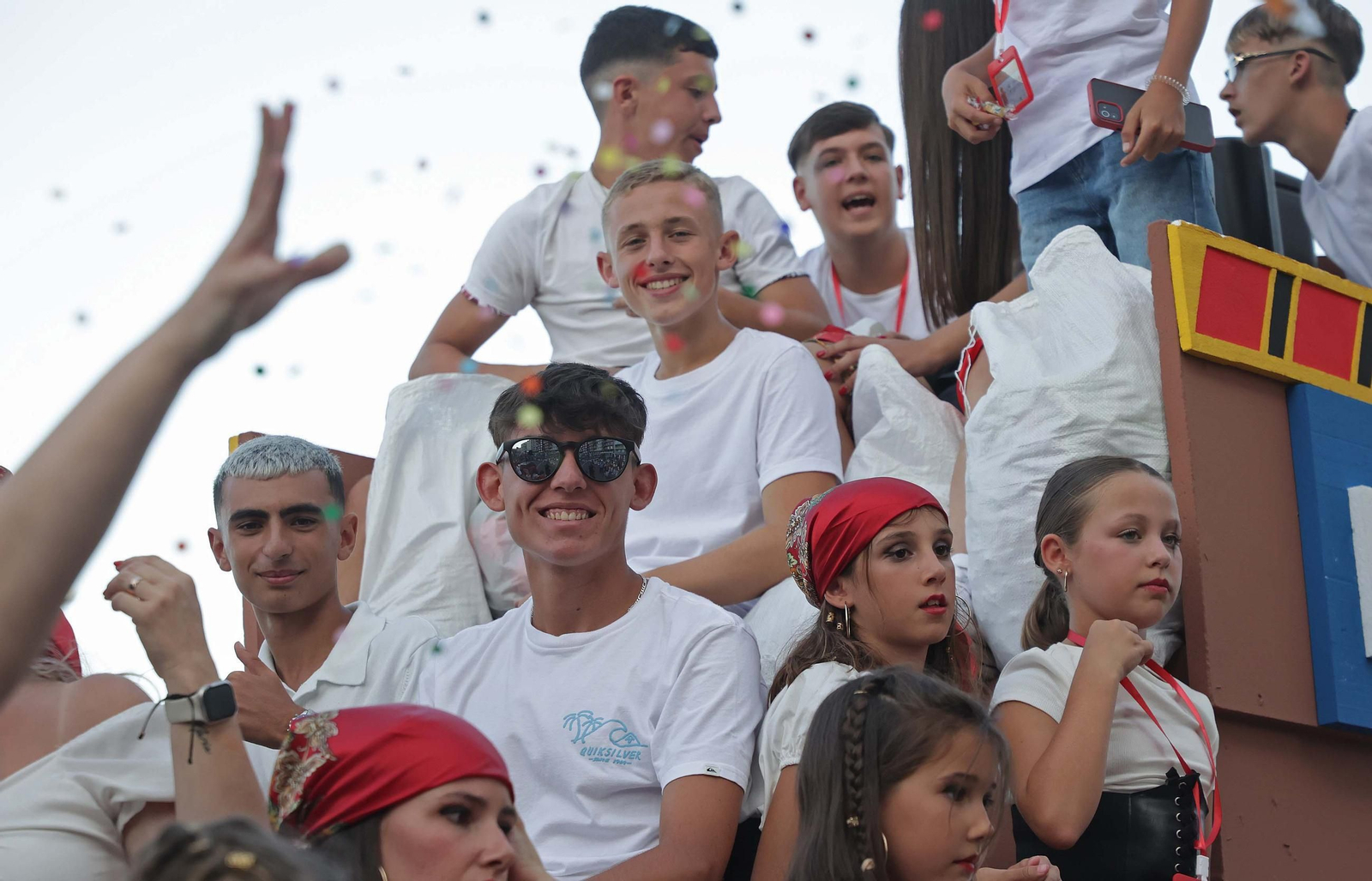 Búscate en las fotos de la cabalgata de la Feria Real de Algeciras 2025