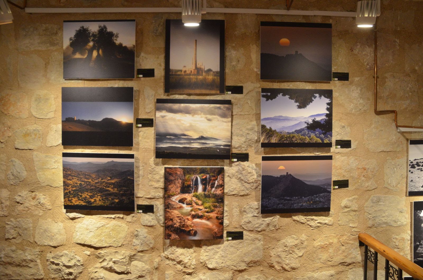 Viajar por Jaén sin moverse de la sala: la exposición ‘Paisajes’ que invita a caminar el territorio, en imágenes