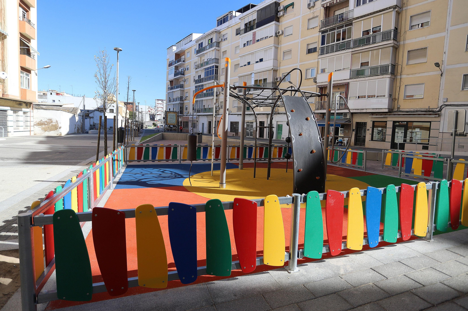 Barrio a Barrio: Imágenes de la Barriada de Los Dolores