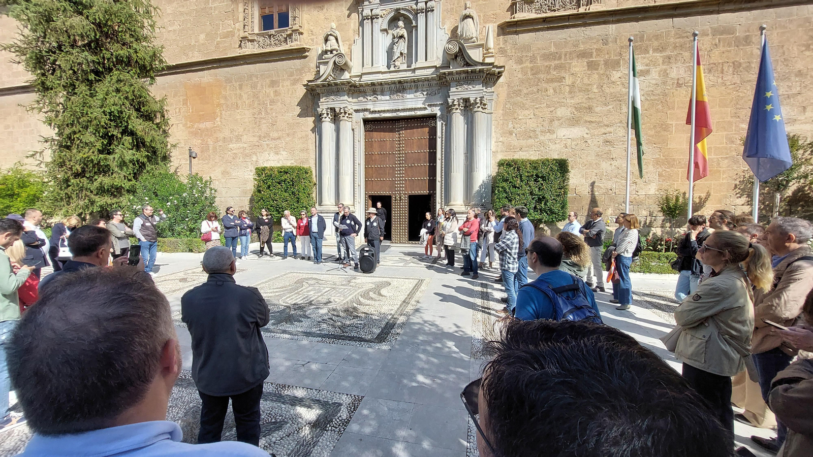 Los sindicatos reclaman que se retomen las negociaciones para el personal docente investigador y de servicios de la Universidad de Granada tras cinco años de atrasos