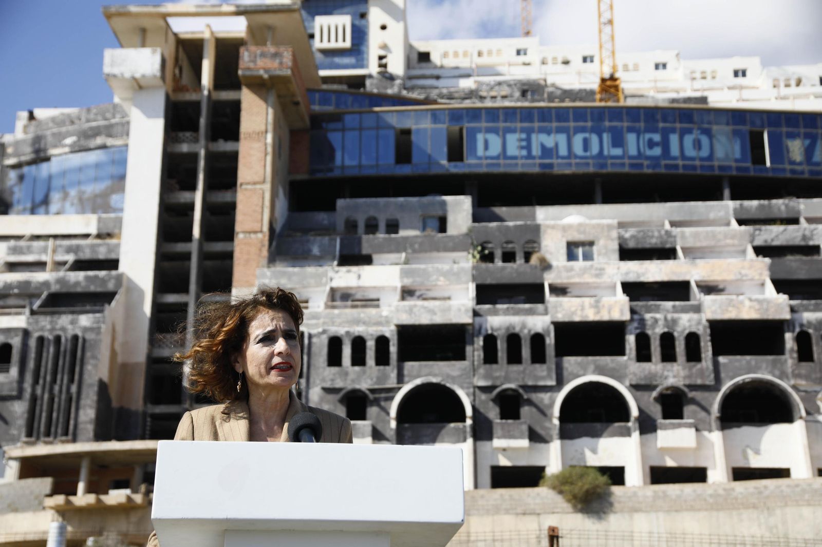 Imágenes de María Jesús Montero en el Hotel el Algarrobico